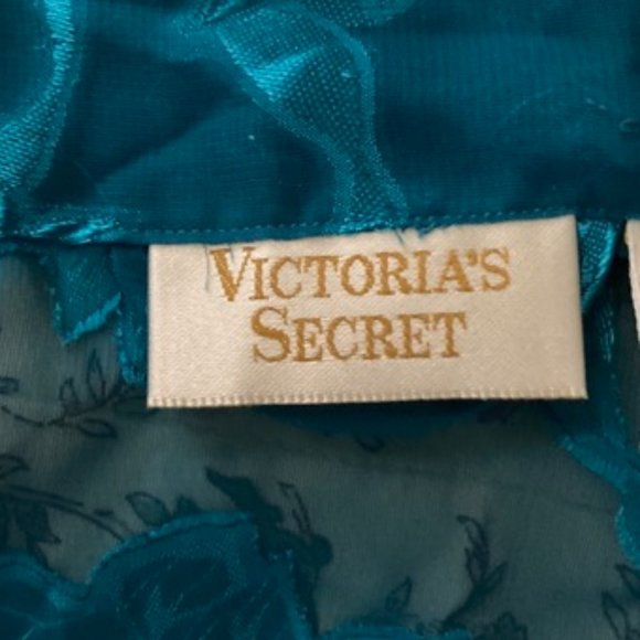 Victoria's Secret Vintage Floral Robe - Picture 10 of 12